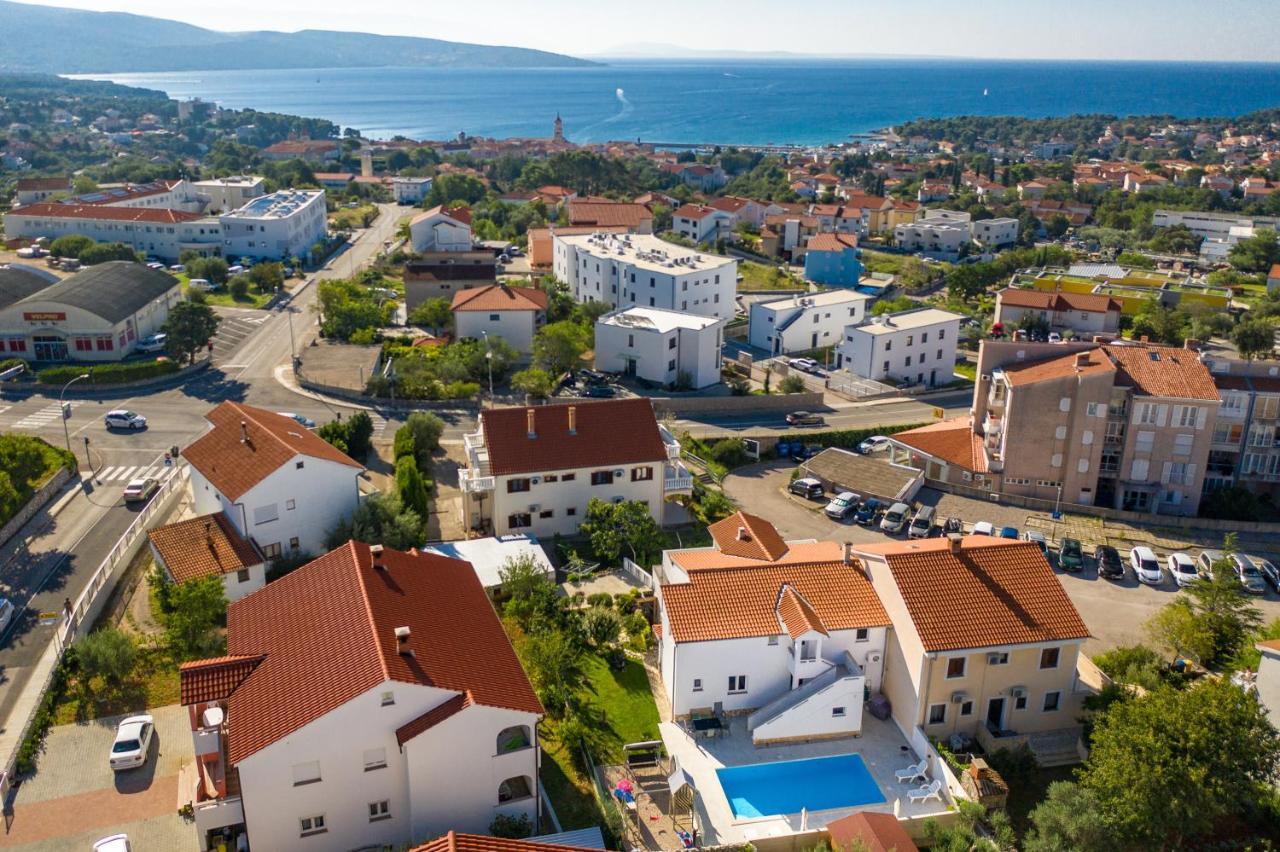 Apartment House Lijan Krk Town Exterior photo