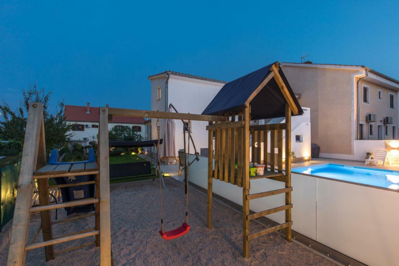 Apartment House Lijan Krk Town Exterior photo